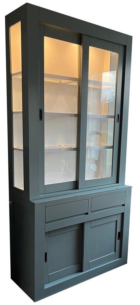 Engels groen buffetkast Petten 120 x 240cm led verlichting, Huis en Inrichting, Kasten | Buffetkasten, Ophalen of Verzenden