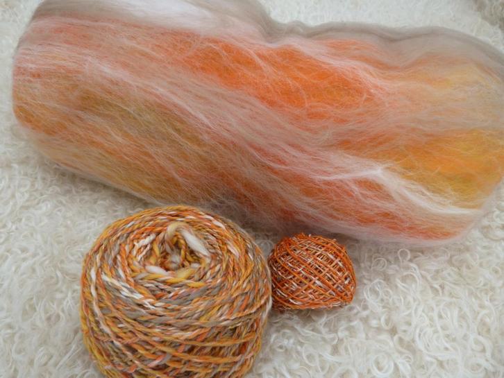Super zachte batt taupe/oranje melange, Hobby en Vrije tijd, Spinnewielen en Spinnen, Spinwol, Nieuw, Ophalen of Verzenden