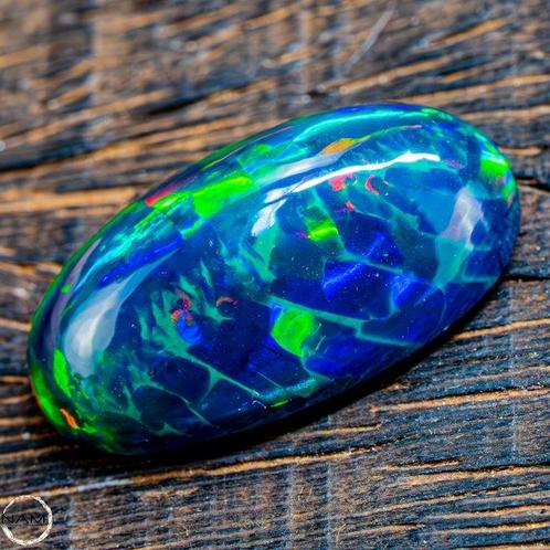 Eerste Kwaliteit AAA+++ Zwart Opal Cabochon 14,2 crt- 2.84 g, Verzamelen, Mineralen en Fossielen
