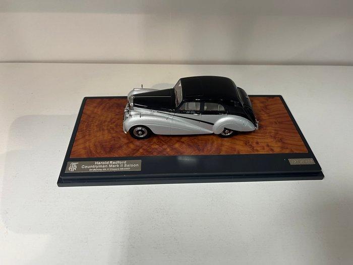 Matrix 1:43 - Modelauto - Harold Radford Countryman Mark 2, Hobby en Vrije tijd, Modelauto's | 1:5 tot 1:12