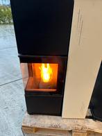 Palazetti pelletkachel 9.5kW - Hoekmodel met veel warmte, Zo goed als nieuw, Hout, Vrijstaand, Pelletkachel