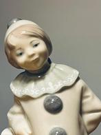 Lladró - Juan Huerta - sculptuur, Girl with Domino - 19.5 cm, Antiek en Kunst