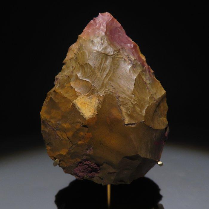 Paleolithisch Vuursteen Bijl of stenen werktuig uit, Verzamelen, Mineralen en Fossielen