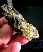 Wulfeniet en Adamiet Kristallen op matrix- 290 g - (2)
