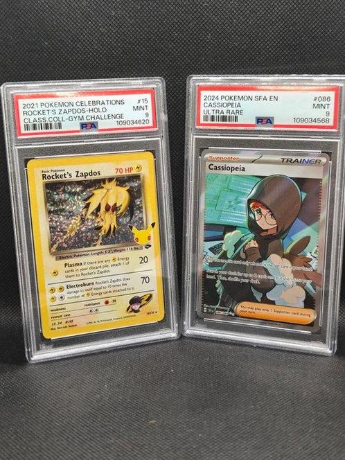 Pokémon - 2 Graded card - PSA 9 Rockets Zapdos & Cassiopeia, Hobby en Vrije tijd, Verzamelkaartspellen | Pokémon