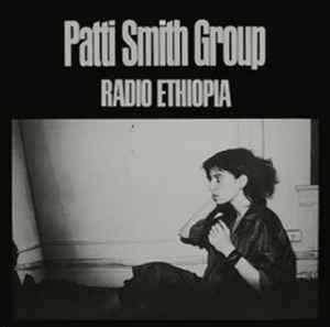 LP gebruikt - Patti Smith Group - Radio Ethiopia, Cd's en Dvd's, Vinyl | Rock, Zo goed als nieuw, Verzenden