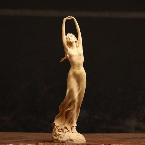 Beeldje - Stretching woman in flowing dress - Buxushout, Antiek en Kunst, Curiosa en Brocante