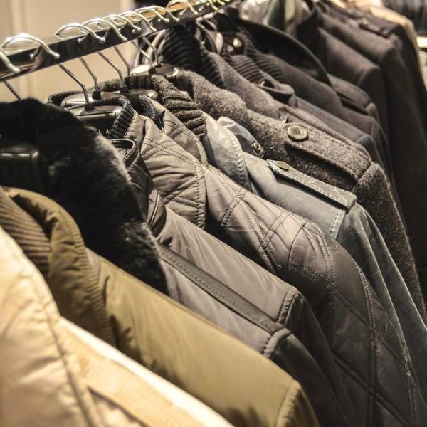 Garderobe huren - Verschillende maten, Hobby en Vrije tijd, Feestartikelen | Verhuur, Verjaardag, Nieuw, Ophalen of Verzenden