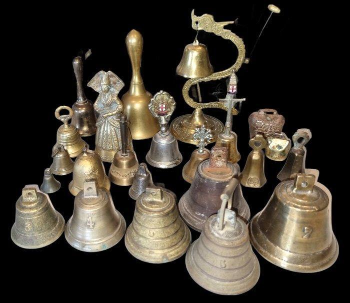 Themacollectie - Set van 23 klokken en belletjes, Antiek en Kunst, Curiosa en Brocante