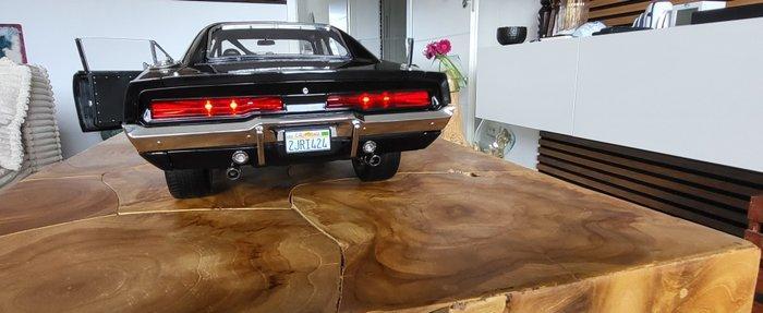Altaya 1:8 - Modelauto - Dodge Charger - Alle Hefte 1-110, Hobby en Vrije tijd, Modelauto's | 1:5 tot 1:12