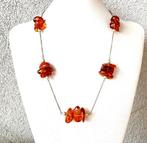 Oude ketting met natuurlijke Baltische barnsteenstenen -