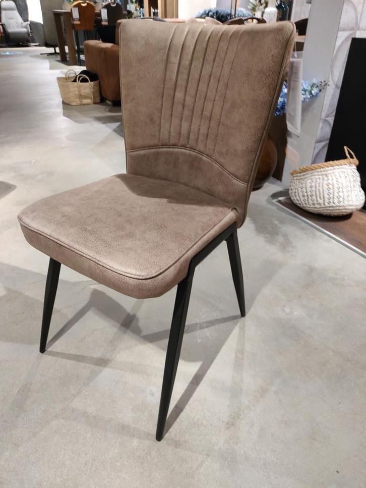 Quattro eetstoel; Top uitstraling voor een goede prijs, Huis en Inrichting, Stoelen, Nieuw, Ophalen of Verzenden