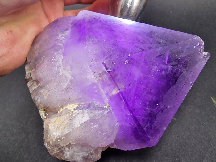 amethist Kristalen - Hoogte: 110 mm - Breedte: 80 mm- 872 g, Verzamelen, Mineralen en Fossielen