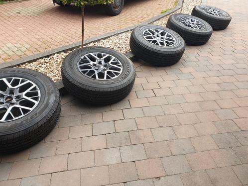 18” originele Jeep Wrangler Sahara velgen + banden 5x127 5x, Auto-onderdelen, Banden en Velgen, 18 inch, Zomerbanden, 255 mm, Terreinwagen