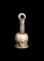 Oude Egypte, Nieuwe rijk Zilver Madeliefje Amulet (Zonder