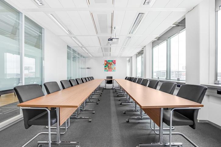 Kantoorruimte in TOO WTC Schiphol, Zakelijke goederen, Bedrijfs Onroerend goed