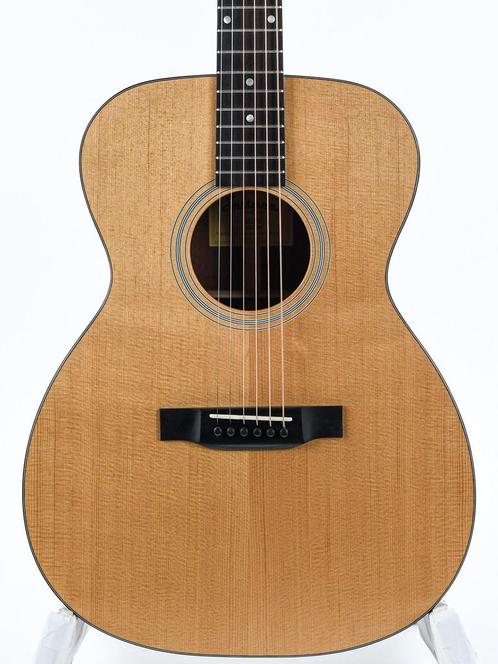 Eastman E1OM Lefty (Akoestische Gitaren,Western Gitaren), Muziek en Instrumenten, Snaarinstrumenten | Gitaren | Akoestisch, Western- of Steelstringgitaar