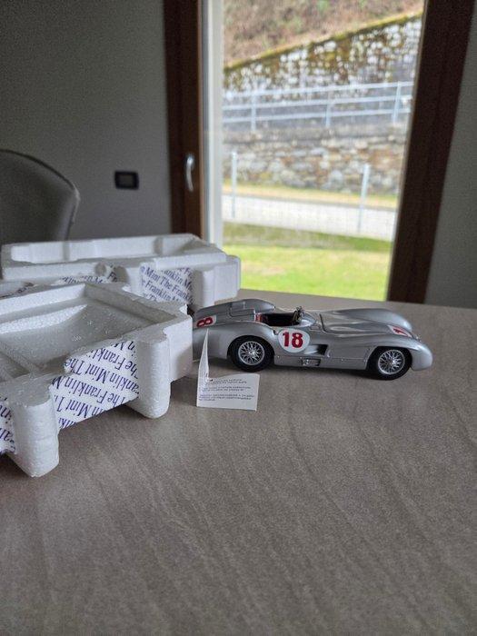 Franklin Mint 1:24 - Modelauto - Mercedes-Benz W196R 1954, Hobby en Vrije tijd, Modelauto's | 1:5 tot 1:12