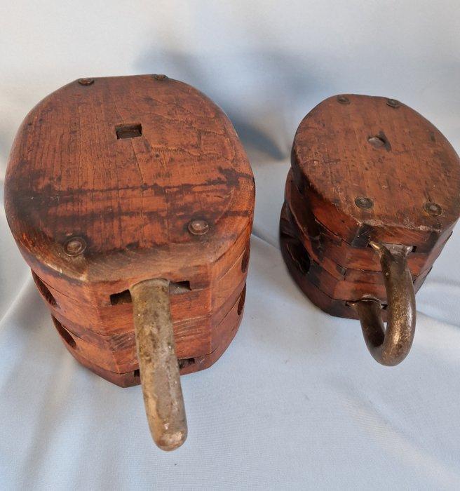 Ship’s pulley (2) - katrollen - Hout, IJzer, Antiek en Kunst, Curiosa en Brocante