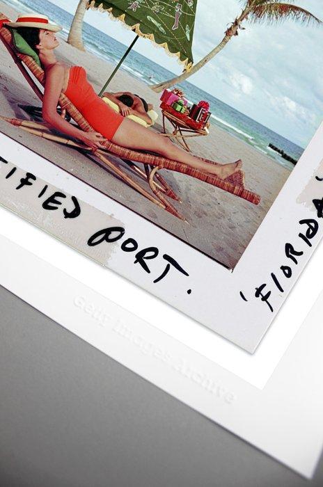 Slim Aarons - Palm Beach Idyll Slide Print, Antiek en Kunst, Kunst | Schilderijen | Modern
