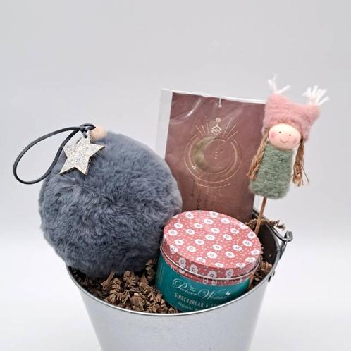 Miss Bucket -  Winter 2, Hobby en Vrije tijd, Feestartikelen, Nieuw, Verzenden