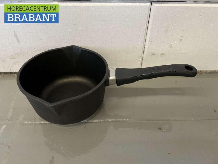 EUROLUX gietijzeren universele pan steelpan 18 cm H 10 cm -, Zakelijke goederen, Horeca | Keukenapparatuur, Nieuw in verpakking