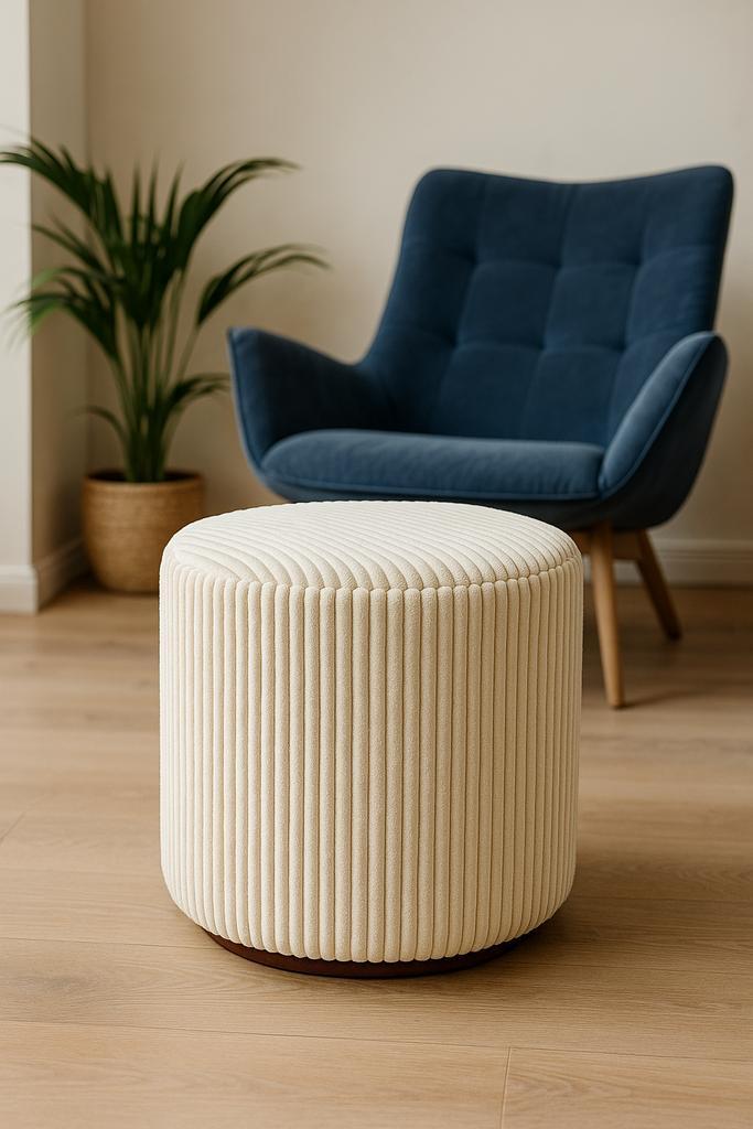 Design poef in luxe stof – handgemaakt in Amsterdam, Huis en Inrichting, Banken | Voetenbanken en Poefen, Minder dan 50 cm, Minder dan 50 cm