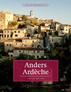 Anders Ardèche 9789492199256 Amélie Dufour, Boeken, Reisgidsen, Verzenden, Gelezen, Amélie Dufour
