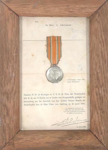 Draagmedaille, huwelijksmedaille 1966, Beatrix Claus beschikbaar voor biedingen