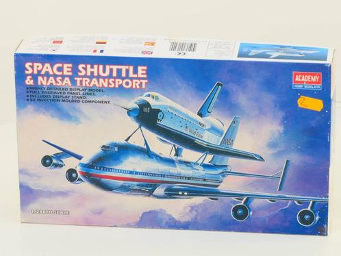 Schaal 1:288 Academy 1640 Space shuttle              & Na..., Hobby en Vrije tijd, Modelbouw | Vliegtuigen en Helikopters, Gebruikt
