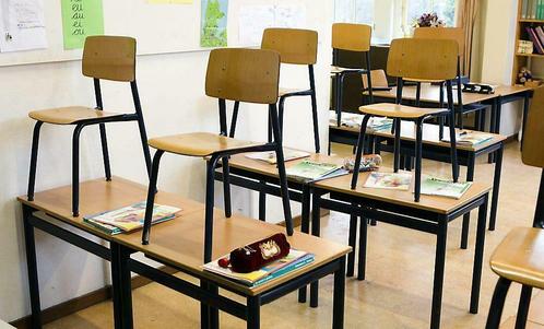 Schoolmeubilair doneren afvoeren ophalen schoolstoelen, Huis en Inrichting, Tafelonderdelen, Gebruikt
