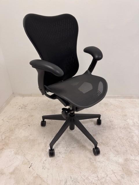 Herman Miller Mirra2 bureaustoel butterfly grafiet, Zakelijke goederen, Kantoor en Winkelinrichting | Kantoormeubilair en Inrichting