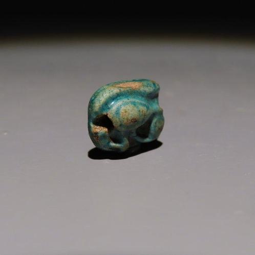 Oud-Egyptisch Faience Udjat Amulet. Late Periode, 664 - 332, Verzamelen, Mineralen en Fossielen