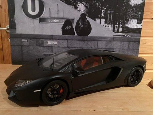 Pocher 1:8 - Modelauto - Lamborghini Aventador, Hobby en Vrije tijd, Modelauto's | 1:5 tot 1:12