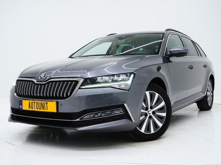 Zakelijke Lease |  Škoda Superb 1.4 TSI iV 218PK, Auto's, Skoda, Dealer onderhouden, Lease, Zwart, Automaat, Hatchback, Financial lease