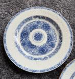 Twee Blauw Witte ‘sgraffito’ Borden - Bord - Zeldzaam Blauw