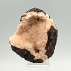 Zeldzame geode van Heulandiet uit Canada! Intens roze. Geode, Verzamelen, Mineralen en Fossielen