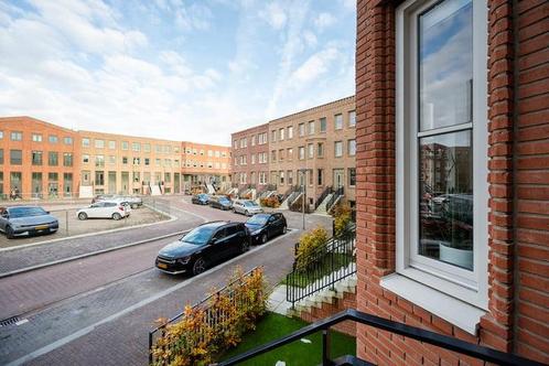 Te huur 6 kamer Eengezinswoning Albaniëstraat, Almere, Huizen en Kamers, Huizen te huur, Direct bij eigenaar, A++