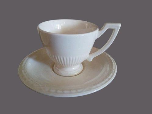 Royal Creamware - Recamier - tabel service for 8 persons -, Antiek en Kunst, Antiek | Meubels | Tafels