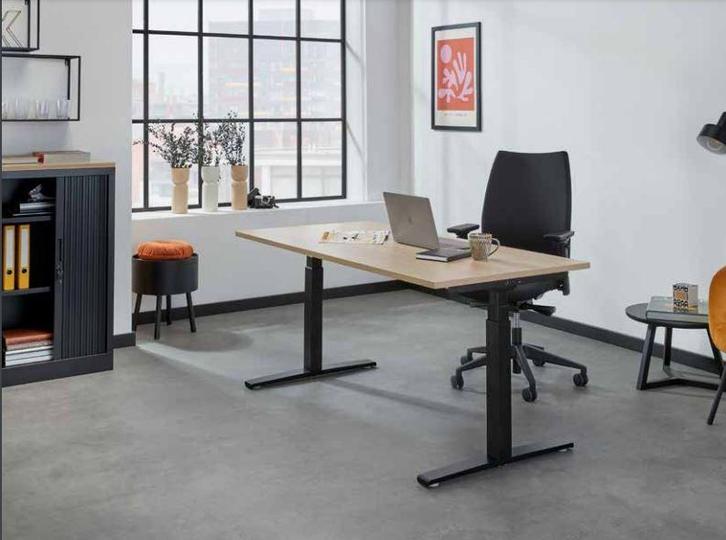 VST PLUS elektrisch zit-sta bureau 130cm hoog nen527 npr1813, Zakelijke goederen, Kantoor en Winkelinrichting | Kantoormeubilair en Inrichting