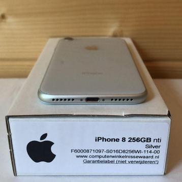 Apple iPhone 8 zilver 256GB simlockvrij + garantie beschikbaar voor biedingen