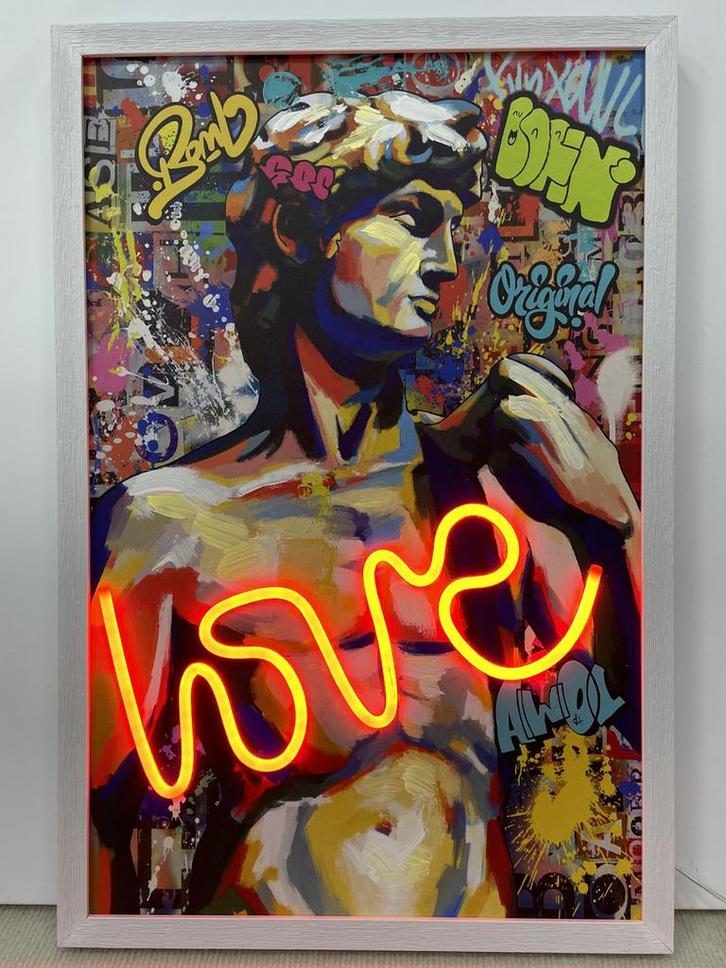 Neon Art Statue, Huis en Inrichting, Woonaccessoires | Schilderijen, Tekeningen en Foto's