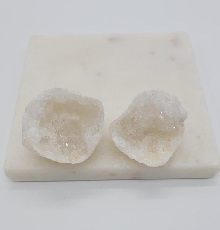 Bergkristal Geode uit Marokko (5-6cm), Verzamelen, Mineralen en Fossielen, Ophalen of Verzenden