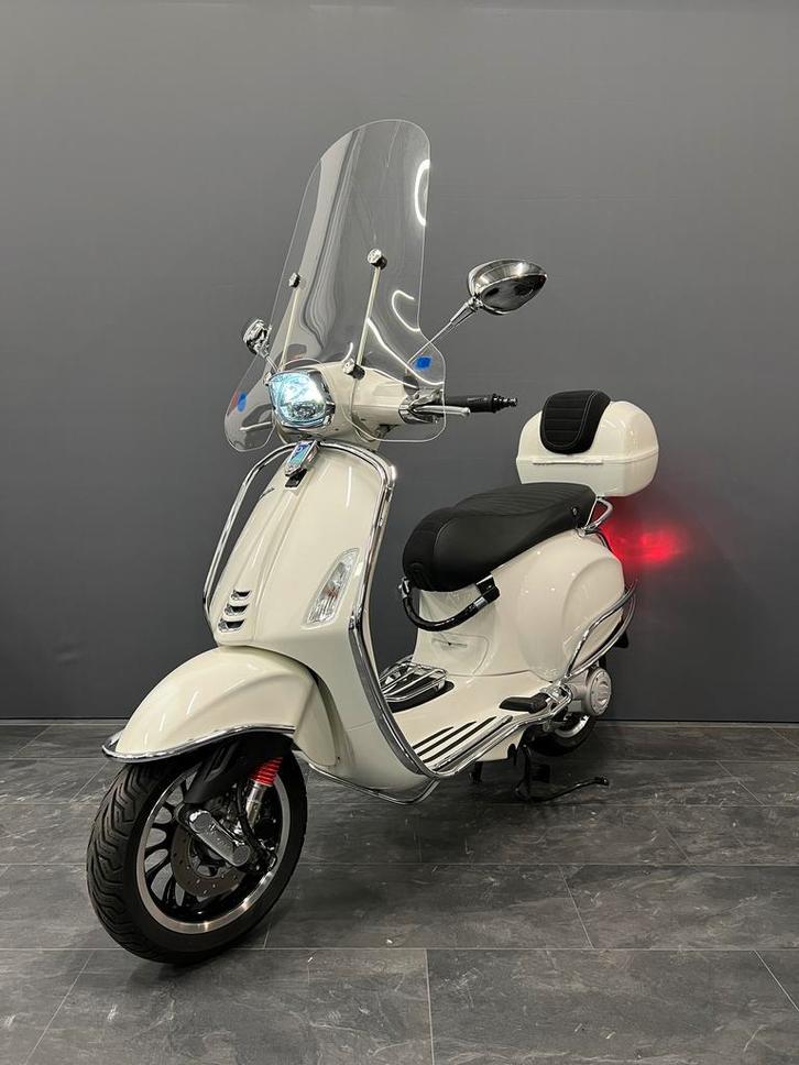 Vespa Sprint E5 45km/h | 2024 | 660km! | 24 mnd. garantie!, Fietsen en Brommers, Scooters | Vespa, Maximaal 45 km/u, Overige modellen