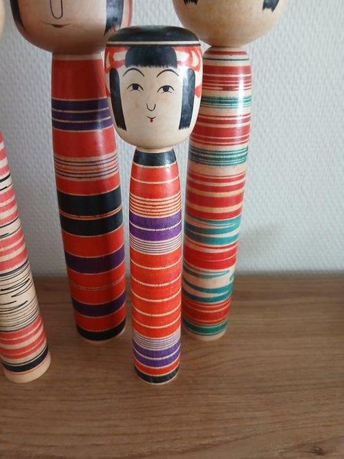 Acht vintage traditionele Tsuchiyu houten Kokeshi-poppen -, Antiek en Kunst, Kunst | Designobjecten
