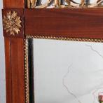 Shouwspiegel in mahonie met goud maaswerk in de kroon 1830, Antiek en Kunst, Ophalen of Verzenden