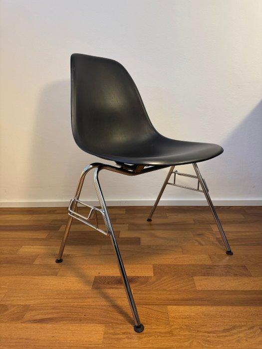Vitra - Charles Eames - Stoel - DSS - Polypropyleen, Antiek en Kunst, Kunst | Designobjecten