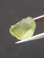 Natural Green Peridot - 4.765 ct - rough gemstone - for face, Sieraden, Tassen en Uiterlijk, Edelstenen, Nieuw