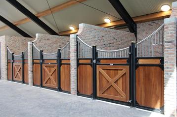 Paardenboxen | paardenstallen | paardenbox | stalwanden beschikbaar voor biedingen