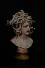 sculptuur, Medusa con serpenti - 72 cm - Marmer